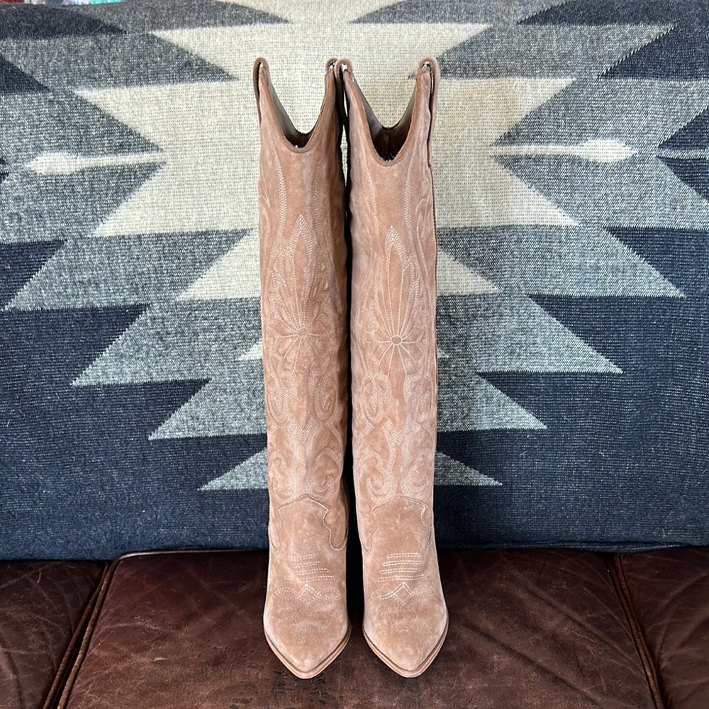 Free people Finn Tall Tan Beige Western Boots sz 7 Jeffrey Campbell Lucchese